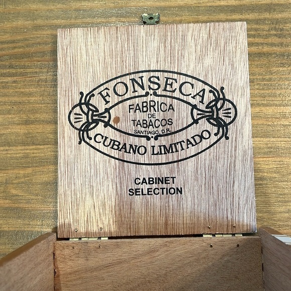 Fonseca Empty Wooden Cigar Box - Picture 7 of 8